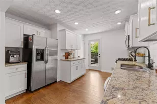 702 Burbank Dr, Smyrna, GA 30080 - Photo 8