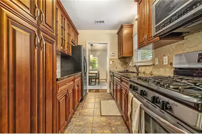 526 Rock Springs Road NE, Atlanta, GA 30324 - Photo 16