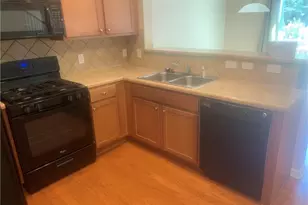 121 Creekwood Tr, Acworth, GA 30102 - Photo 2