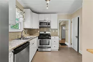 2531 Batavia St, East Point, GA 30344 - Photo 14
