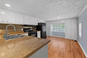 3542 Shoreland Dr, Buford, GA 30518 - Photo 4