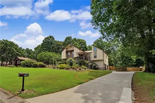 154 W Putnam Ferry Rd, Woodstock, GA 30189 - Photo 2