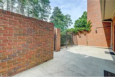 10 Plantation Drive NE, Atlanta, GA 30324 - Photo 22