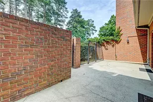 10 Plantation Dr NE, Atlanta, GA 30324 - Photo 22