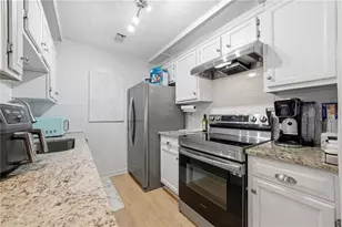 24311 Plantation Dr NE, Atlanta, GA 30324 - Photo 10