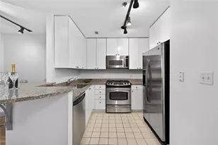 3338 Peachtree Rd NE, Atlanta, GA 30326 - Photo 4