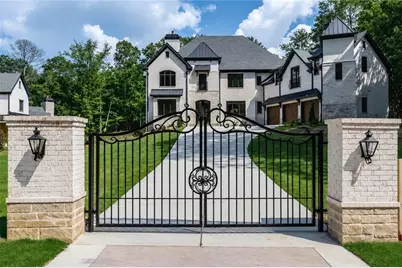 10745 Shallowford Road, Roswell, GA 30075 - Photo 2