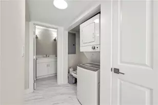 1009 Riverbend Club Dr SE, Atlanta, GA 30339 - Photo 14