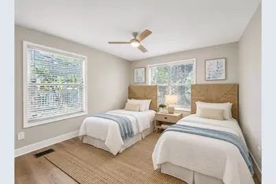 311 Henry Aaron Avenue SW, Atlanta, GA 30310 - Photo 8