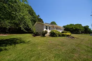 102 Lindsey Ct NE, Calhoun, GA 30701 - Photo 2
