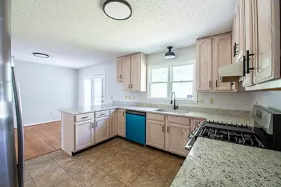 102 Lindsey Court NE, Calhoun, GA 30701 - Photo 10