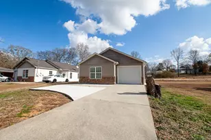 511 Circle Dr, Calhoun, GA 30701 - Photo 2