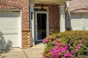 1404 Lexington Dr, Roswell, GA 30075 - Photo 2