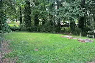 660 Monticello Dr SW, Mableton, GA 30126 - Photo 4