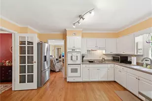 7610 Nesbit Ferry Rd, Sandy Springs, GA 30350 - Photo 10