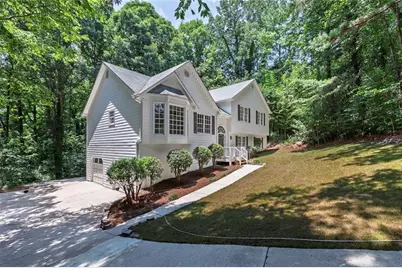 132 Springwater Trace, Woodstock, GA 30188 - Photo 2