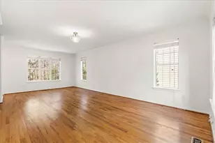 11190 Abbotts Station Dr, Johns Creek, GA 30097 - Photo 4