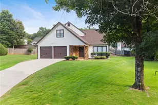 920 Cobb Place Manor Dr, Marietta, GA 30066 - Photo 1