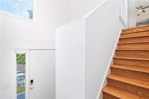 24 St Claire Ln NE, Atlanta, GA 30324 - Photo 2