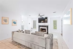 24 St Claire Ln NE, Atlanta, GA 30324 - Photo 4
