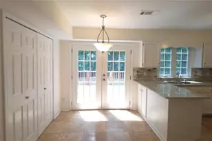 190 Barrington Dr Dr E, Roswell, GA 30076 - Photo 6
