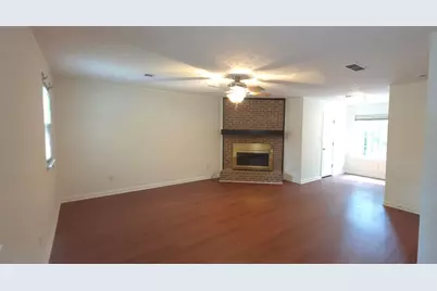 190 Barrington Drive Drive E, Roswell, GA 30076 - Photo 2