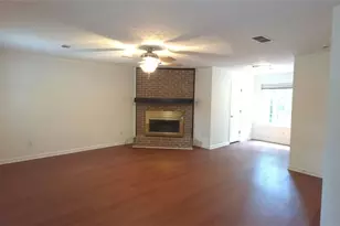 190 Barrington Dr Dr E, Roswell, GA 30076 - Photo 2