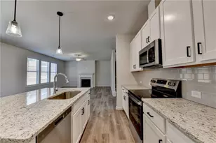 696 Rodeo Dr, Auburn, GA 30011 - Photo 12