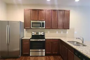 196 Highland Pointe Cir E, Dawsonville, GA 30534 - Photo 2