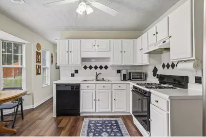 1079 Shadow Lake Drive, Lithonia, GA 30058 - Photo 16