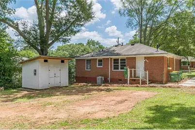 818 Sherwood Circle, Forest Park, GA 30297 - Photo 8