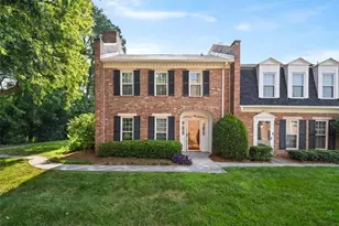 9 Kings Tavern Pl NW, Atlanta, GA 30318 - Photo 2