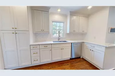 5266 Wynterhall Way, Dunwoody, GA 30338 - Photo 12