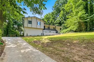 8986 Mandarin Dr, Jonesboro, GA 30236 - Photo 2
