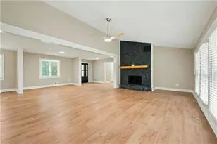8986 Mandarin Dr, Jonesboro, GA 30236 - Photo 10