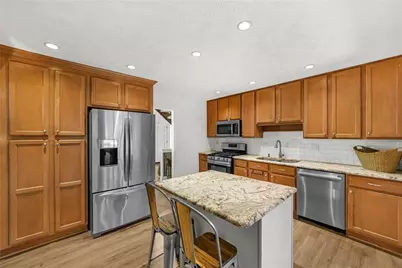 3701 Thornwood Way, Marietta, GA 30062 - Photo 8