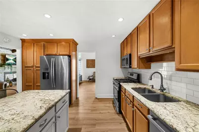 3701 Thornwood Way, Marietta, GA 30062 - Photo 8