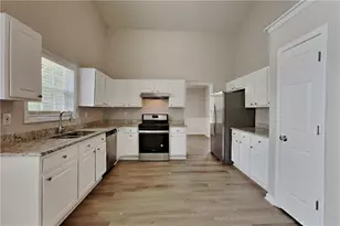 1096 Sham Pointe Dr, Lawrenceville, GA 30043 - Photo 6