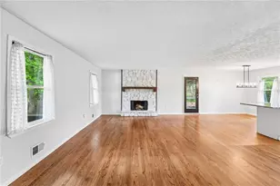 585 Westchester Cir SW, Marietta, GA 30064 - Photo 8