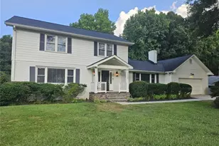 1220 Sherry Dr, Alpharetta, GA 30009 - Photo 2