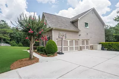 1664 Maes Overlook, Loganville, GA 30052 - Photo 4
