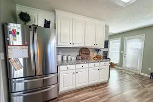 255 River Mist Cir, Jefferson, GA 30549 - Photo 8