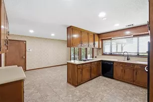26 Latimer Ln NE, Kennesaw, GA 30144 - Photo 14
