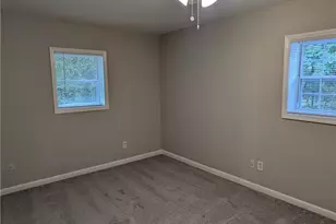 5582 Mulberry St, Flowery Branch, GA 30542 - Photo 6