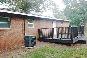 5582 Mulberry St, Flowery Branch, GA 30542 - Photo 2