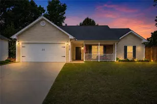5825 April Dr, Sugar Hill, GA 30518 - Photo 2