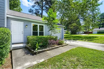 2635 Meadow Bend Court, Duluth, GA 30096 - Photo 2