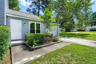2635 Meadow Bend Ct, Duluth, GA 30096 - Photo 2