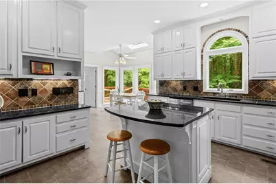 4692 Monticello Circle, Marietta, GA 30066 - Photo 8