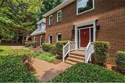 4692 Monticello Circle, Marietta, GA 30066 - Photo 2